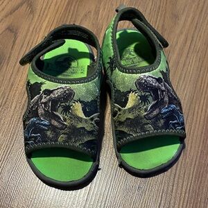 ✨8/$10. Jurassic World Toddler Sandals. Size 8